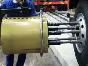 Intelligent tightening shaft